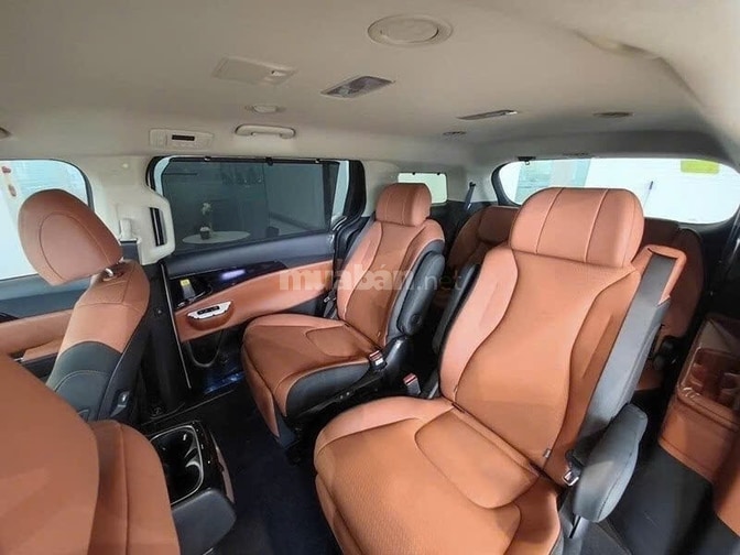Kia Carnival Signature 2024 2.2D 27.000 KM