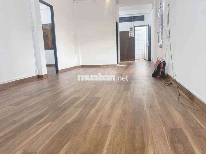 Hiếm căn hộ 60m2 chung cư Đinh Bộ Lĩnh gấp bán giá chào tốt hơn thị tr