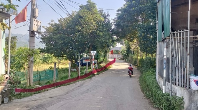Cho thuê 3000m2 mặt tiền 60m đường nhựa 10m xã Yên Trung Thạch Thất