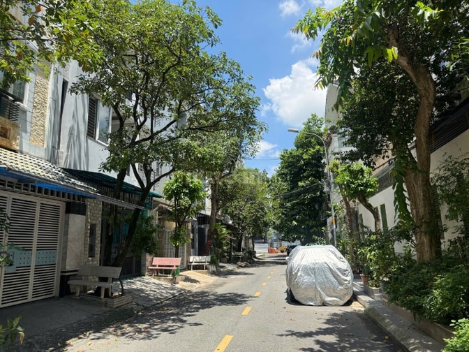 1 NỀN NHÀ PHỐ ,GẦN SONG HÀNH - GA METRO AN PHÚ BV QUỐC TẾ CARMEL.