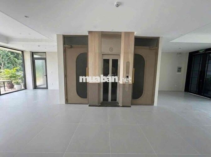 TÒA NHÀ KHU VIP - Trần Thiện Chánh , P.12, Q.10 - Hầm Xe, Thang Máy, S