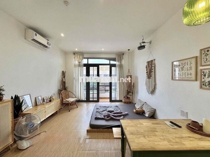 Studio Ban công - Full nội thất - Gần công viên Thỏ Trắng- Khu sầm uất