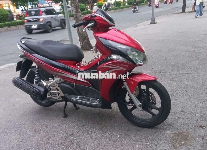 Honda Air Blade 2024 Đỏ đen zin chưa rớt đầu