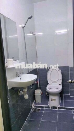 nhà nc mới đẹp full nội thất tr 3 lầu stg 2pn 3vs Phạm ngủ lảo Q1