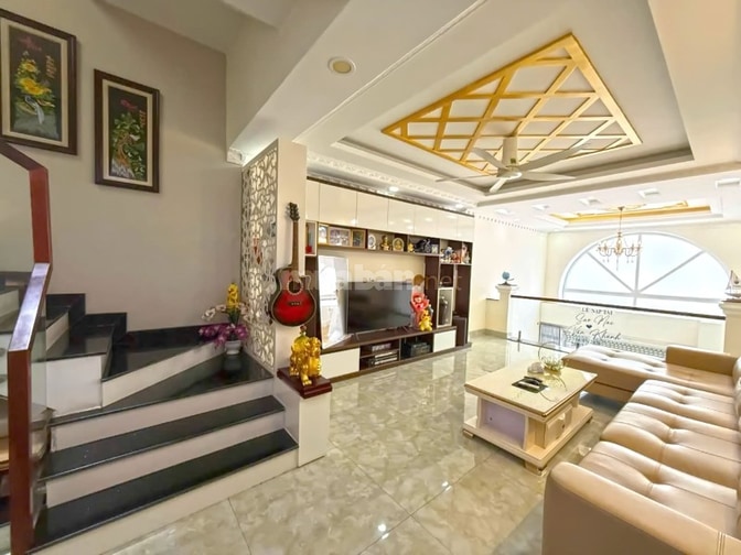 NHÀ PHỐ TÂN CỔ ĐIỂN 4 TẦNG + SÂN THƯỢNG ĐƯỜNG NHỰA 8m ĐƯỜNG HOÀNG QUỐC
