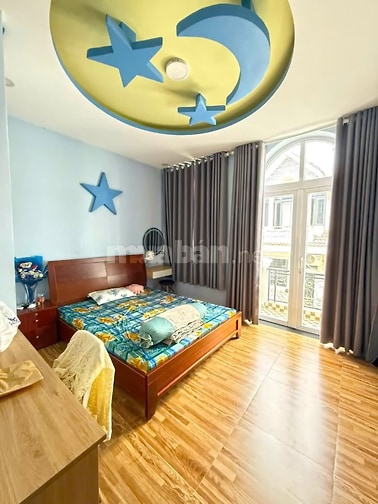 NHÀ PHỐ TÂN CỔ ĐIỂN 4 TẦNG + SÂN THƯỢNG ĐƯỜNG NHỰA 8m ĐƯỜNG HOÀNG QUỐC