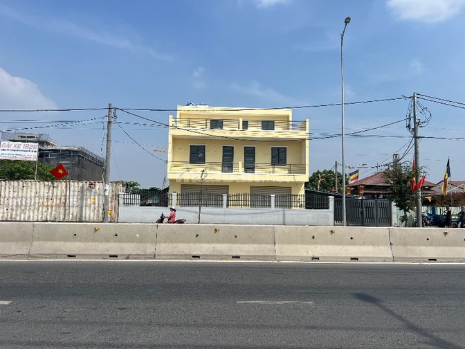 Cho thuê nhà mặt tiền 12m đường Nguyễn Cửu Phú