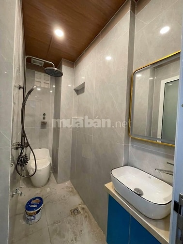 Nhà nguyên căn (1 trệt mặt bằng kinh doanh-1 lầu 2 PN) 139m2 giá 15tr/
