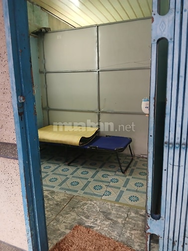 Cho 1 nữ thuê 1 phòng riêng biệt, nữ hiền hiền ạ,gần chợ Bình Thới. 
