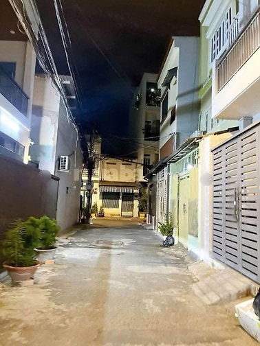 Cho nhà riêng khu Phan Xích Long, 2p ngủ, nội thất giá 14tr/tháng