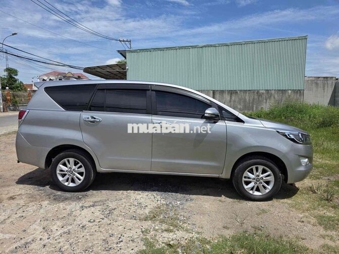 Toyota Innova 2017 2.0E - 130000 km
