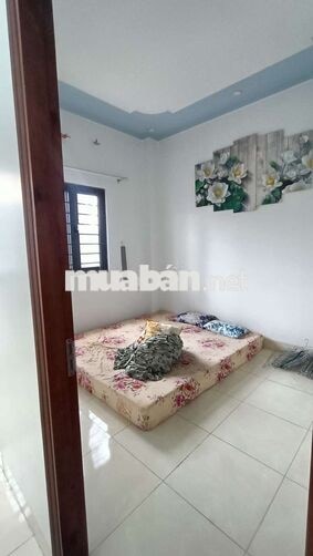 Cho thuê nhà 1trệt 2 lầu, 4pn đường XH