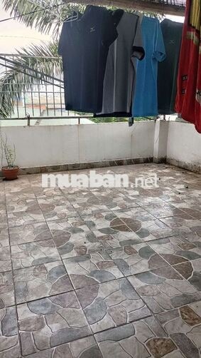 Cho thuê nhà 1trệt 2 lầu, 4pn đường XH