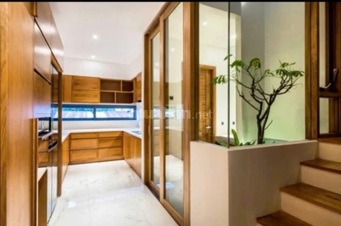 Cho thuê nhà MTKD Nguyễn Hậu, 7 tầng có hầm và thang máy, Giá 35 triệu