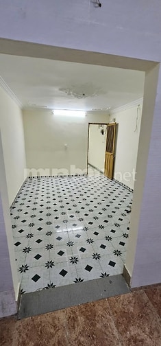 CHÍNH CHỦ CHO THUÊ NHÀ TẬP THỂ TẦNG 1 KHU ĐÊ LA THÀNH - KD TỐT 