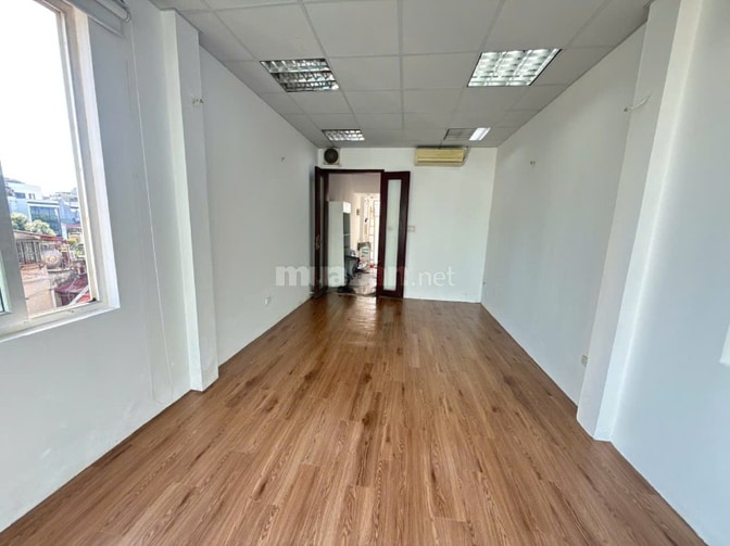 Cho thuê VP 2 mặt thoáng sáng nhiểu ánh sáng Huỳnh Thúc Kháng 50 m2
