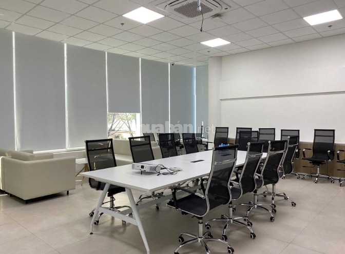 TÒA NHÀ PHẠM VĂN ĐỒNG DT 9X25M SD 1000m2 1 HẦM + 6 LẦU 90TR/THÁNG
