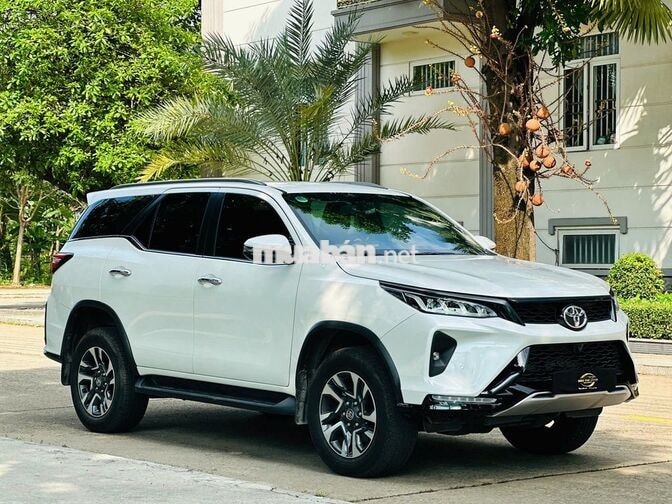 Toyota Fortuner Legender 2.4 4x2 AT 2025 Trắng