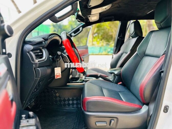 Toyota Fortuner Legender 2.4 4x2 AT 2025 Trắng
