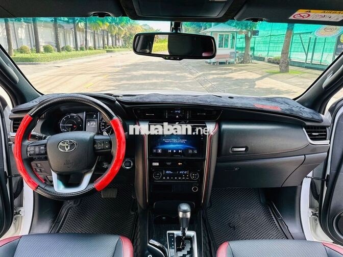 Toyota Fortuner Legender 2.4 4x2 AT 2025 Trắng