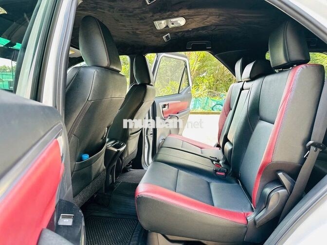 Toyota Fortuner Legender 2.4 4x2 AT 2025 Trắng