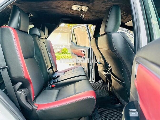 Toyota Fortuner Legender 2.4 4x2 AT 2025 Trắng
