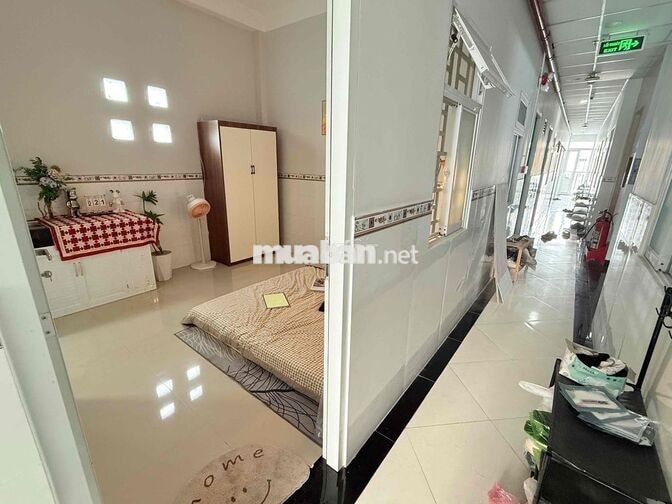 Studio cửa sổ trời/ cửa sổ hành lang 3tr450 máy lạnh+ tủ