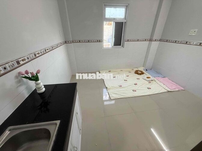 Studio cửa sổ trời/ cửa sổ hành lang 3tr450 máy lạnh+ tủ