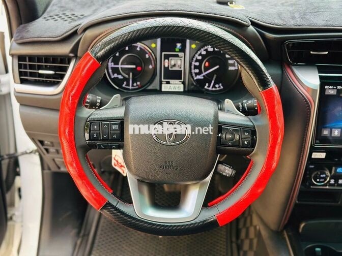 Toyota Fortuner Legender 2.4 4x2 AT 2025 Trắng