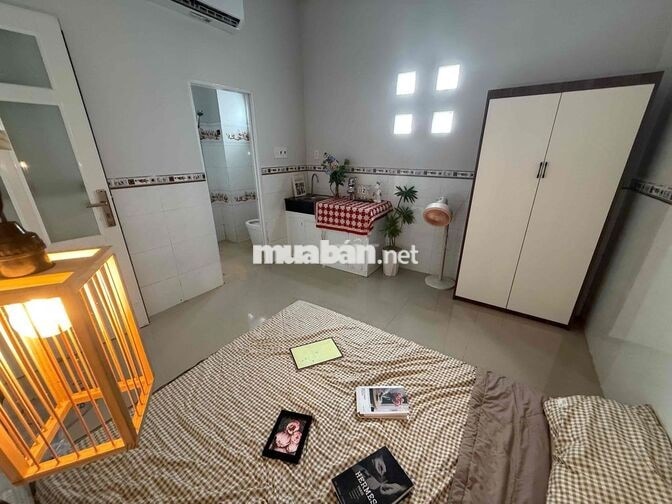 Studio cửa sổ trời/ cửa sổ hành lang 3tr450 máy lạnh+ tủ