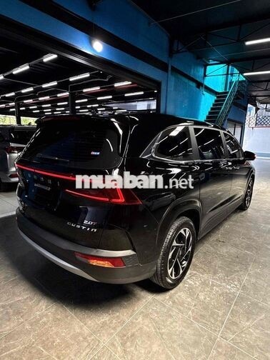 Hyundai Custin 2.0T 2023 6 chỗ 15000 km Đen