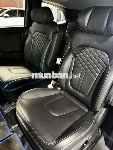 Hyundai Custin 2.0T 2023 6 chỗ 15000 km Đen