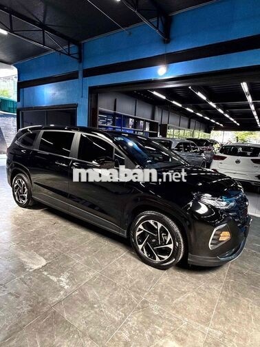 Hyundai Custin 2.0T 2023 6 chỗ 15000 km Đen
