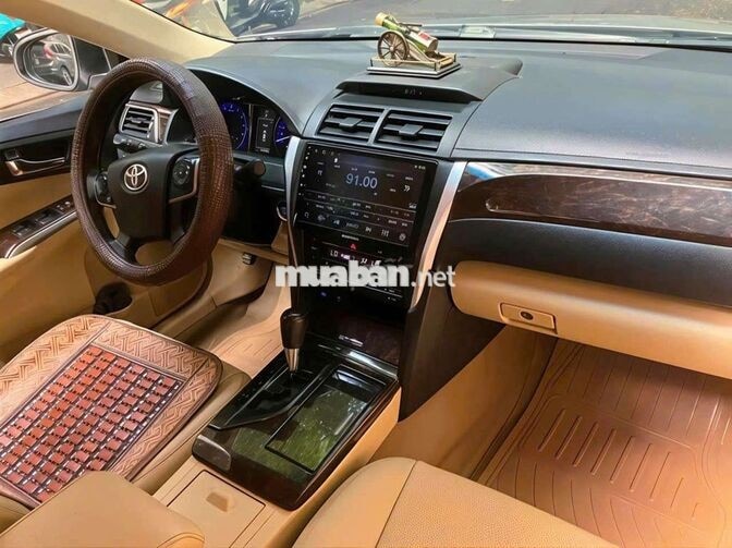 Gia đình bán xe Toyota Camry bản 2.0E đời 2016