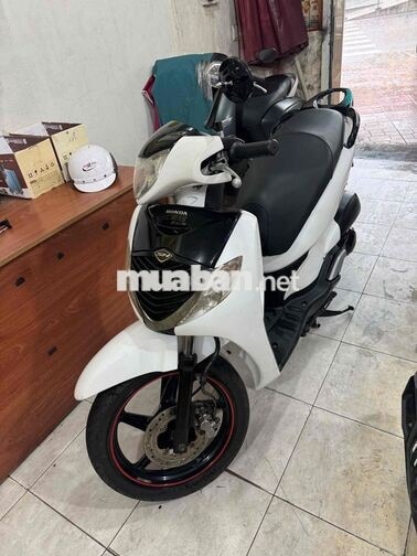 Honda SH 150cc Phun xăng điện tử Ý Trắng