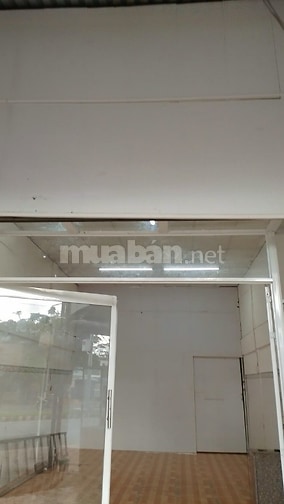 Cho thuê nhà mặt tiền ngang 4m mbkd kv ngã 4 đối diện bến xe p8 TPVL