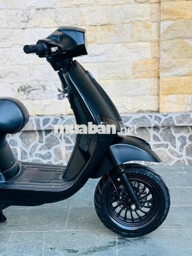 Victoria AT88 bản đặc biệt 2024 Đèn vuông pa lê