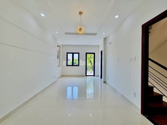 HÀNG HIẾM - NHÀ MẶT TIỀN NGANG 6m - 6 TẦNG LẦU PHẠM VĂN ĐỒNG, P3, GV