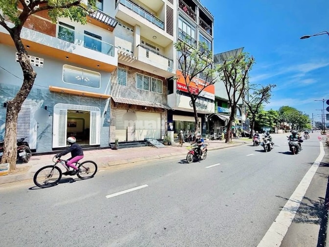 HÀNG HIẾM - NHÀ MẶT TIỀN NGANG 6m - 6 TẦNG LẦU PHẠM VĂN ĐỒNG, P3, GV