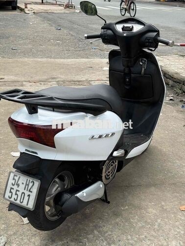 Honda Lead Trắng Đen