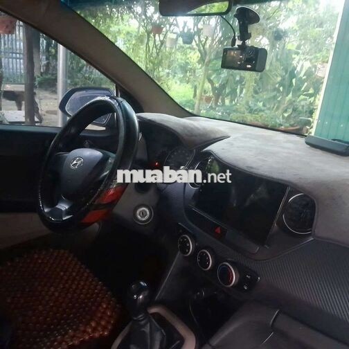 Hyundai Grand i10 Xanh