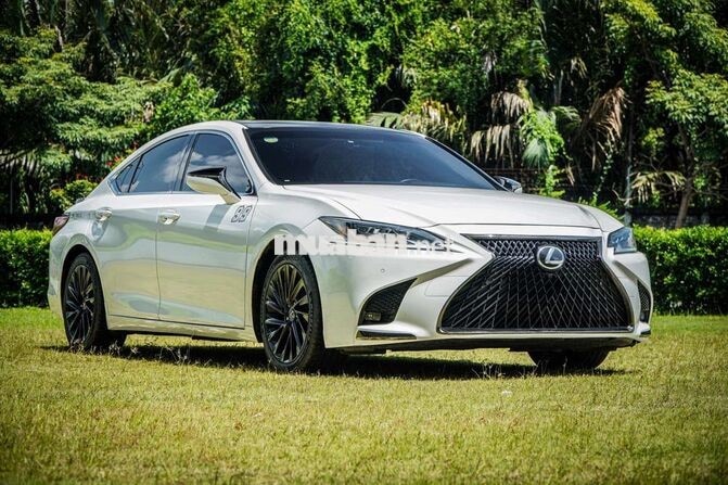 Lexus ES250 model 2020 Trắng ngọc trai cực đẹp