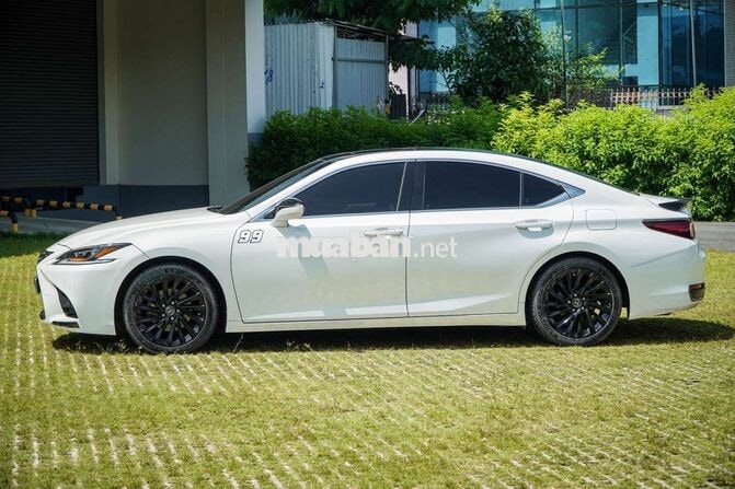 Lexus ES250 model 2020 Trắng ngọc trai cực đẹp
