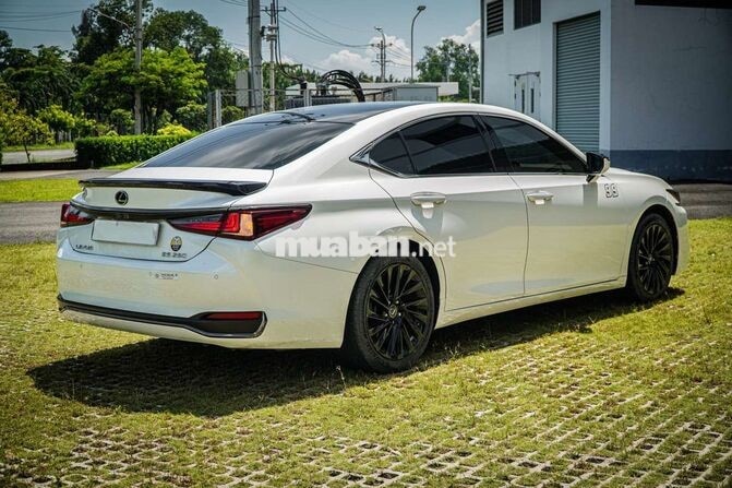 Lexus ES250 model 2020 Trắng ngọc trai cực đẹp