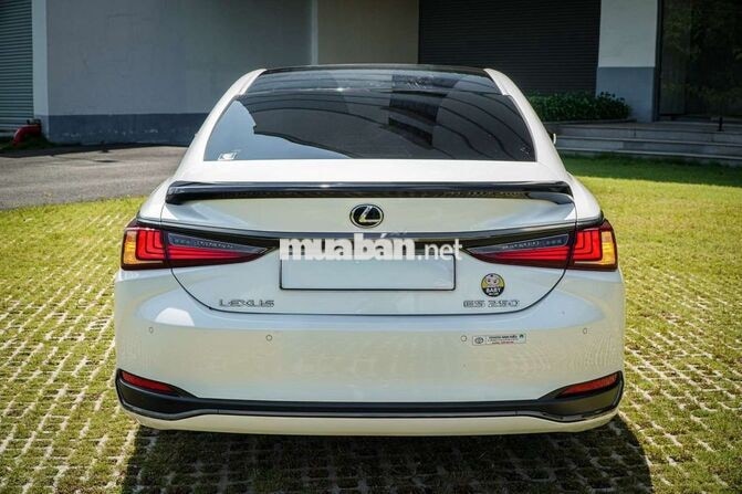 Lexus ES250 model 2020 Trắng ngọc trai cực đẹp