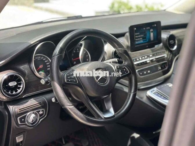 Mercedes-Benz V250 Luxury 2021 Đen 23.000 miles