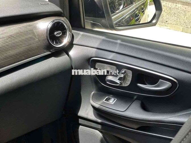 Mercedes-Benz V250 Luxury 2021 Đen 23.000 miles