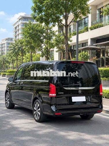 Mercedes-Benz V250 Luxury 2021 Đen 23.000 miles