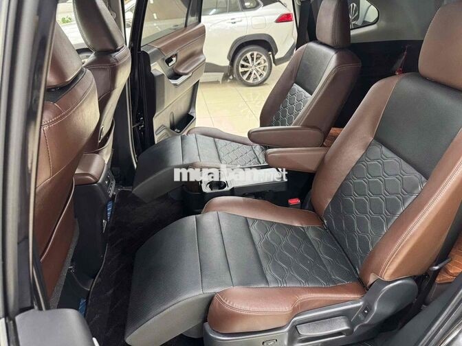 INNOVA CROSS HYBRID 2025 - GIÁ CÒN GIẢM