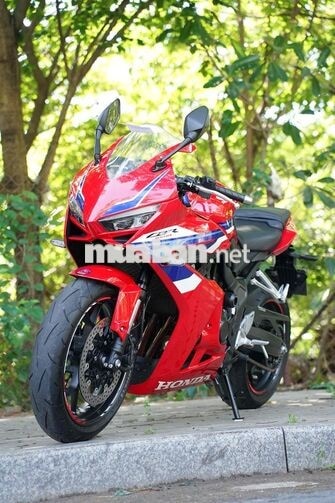 ❤️🩷Honda CBR650R E-Clutch 2025 odo 4k lướt